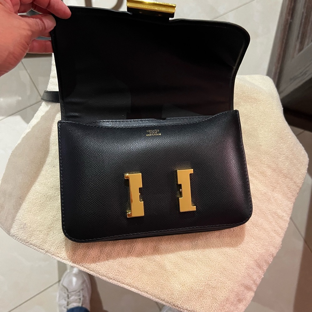 Black crossbody - Picture 9 of 10